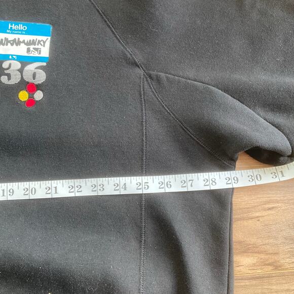 DRUNKNMUNKY Pullover Sweatshirt Mens 2XL Black Crew Hello Name Tag Y2K Thumbhole - Picture 12 of 14